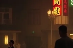 《雪线之上》登山绳与雪坡的封面